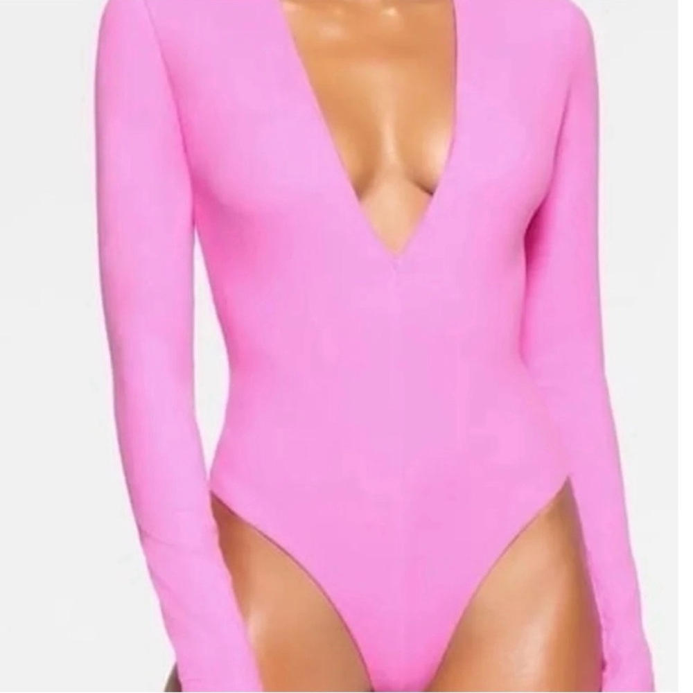 SKIMS bodysuit 
Fits Everybody
NWOT